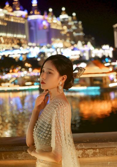 AV又粗又大又紧又滑视频_超清电影全集观看