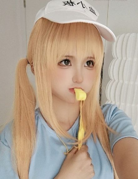 美女18免费_BD英语高清免费观看