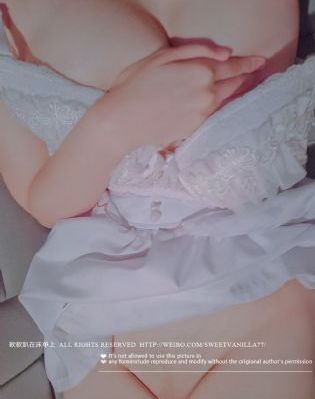 亚洲美女白天操夜夜操_720免费播放